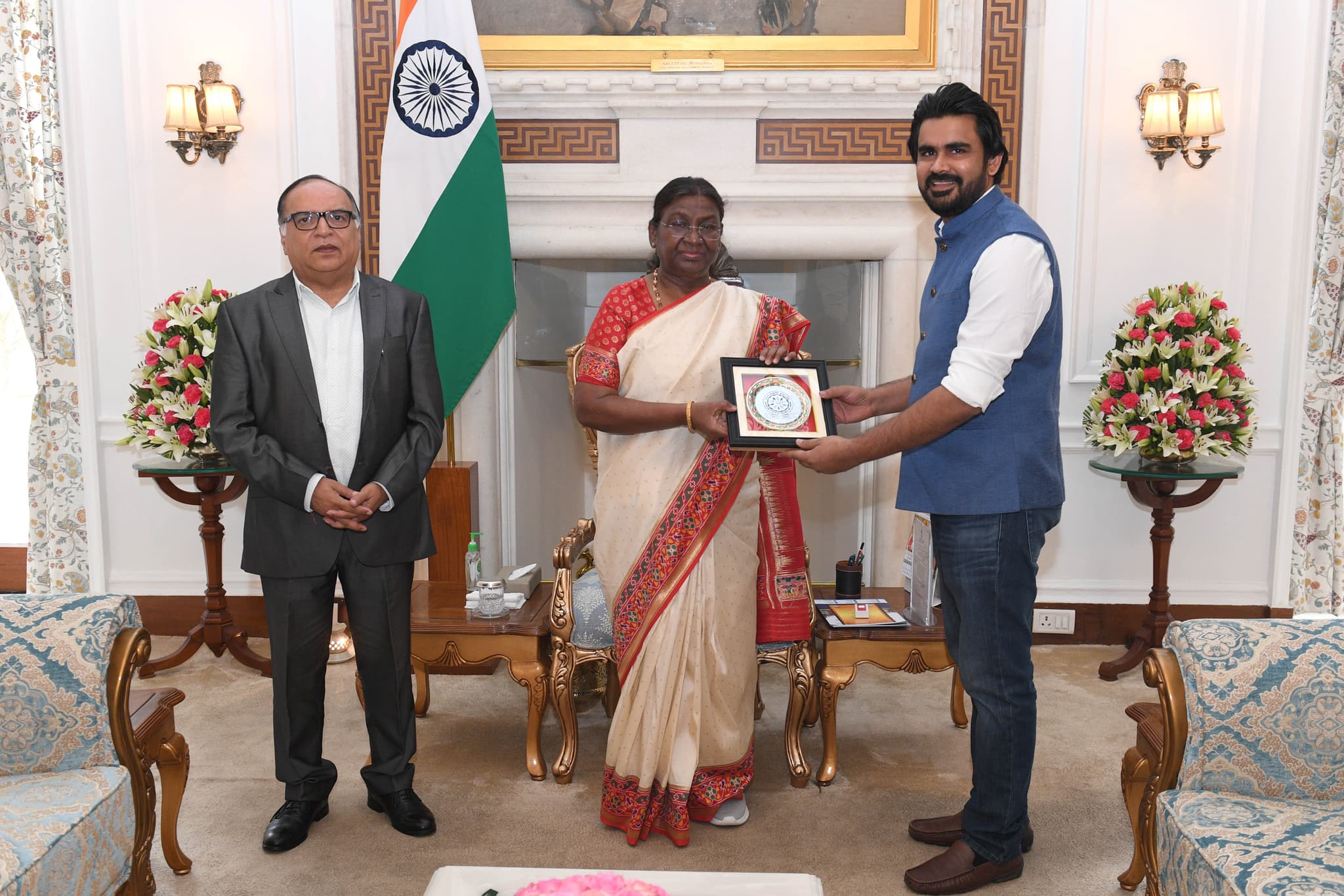 Prof. Rajeev Ahuja and Dr. Thakur SKR invited Hon’ble President of Bharat for Shiksha Mahakumbh 2024